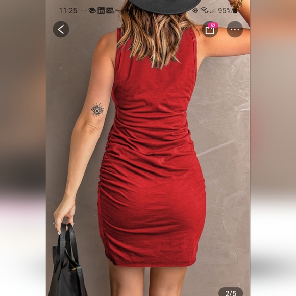 Red rouched sleeveless dress - Picture 2 of 7